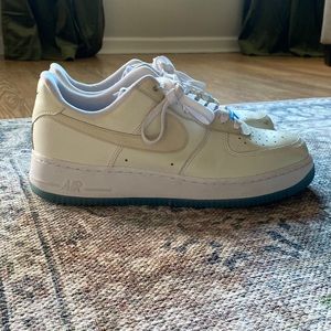 Women’s Nike Air Force (1’07 LX’ UV reactive)
